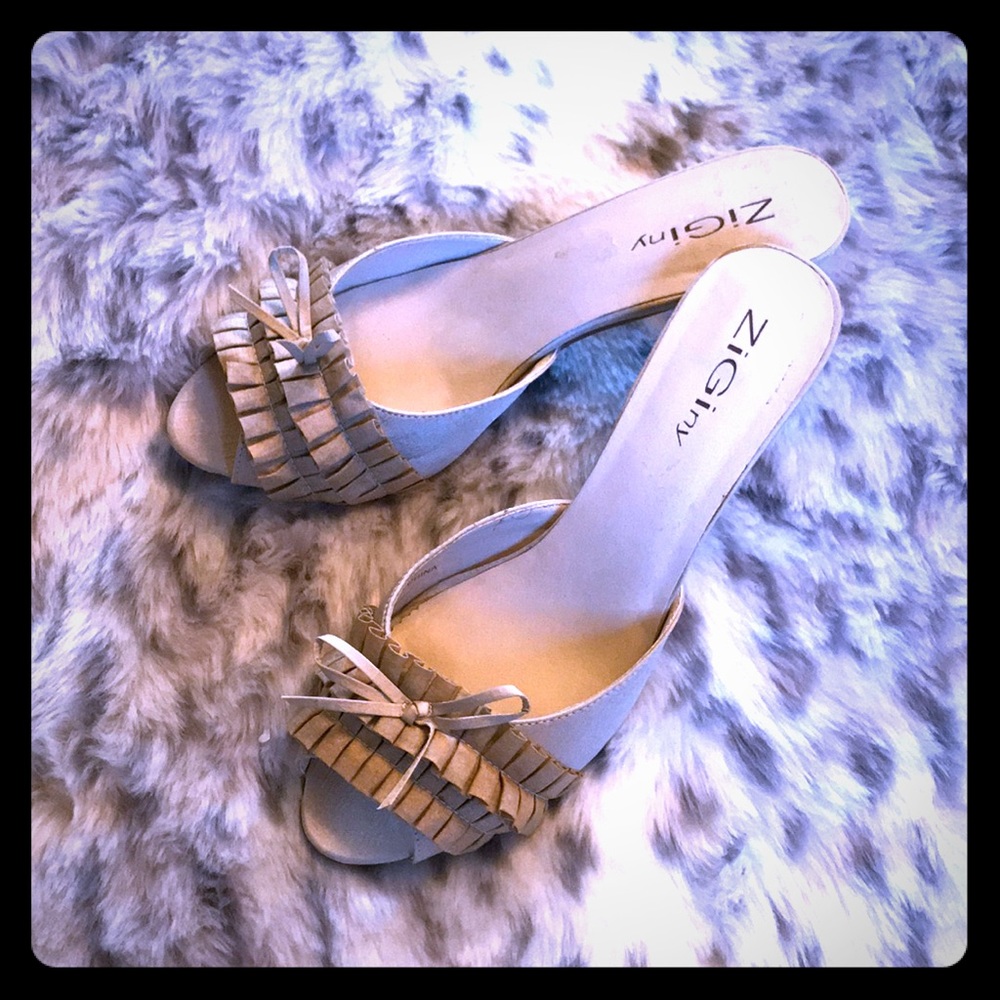 ZIGing sandals, size 9